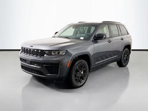 Metallic 2026 Jeep Grand Cherokee Laredo