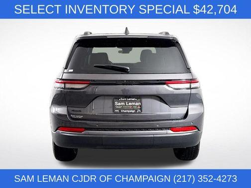 Metallic 2026 Jeep Grand Cherokee Laredo