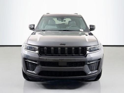 Metallic 2026 Jeep Grand Cherokee Laredo