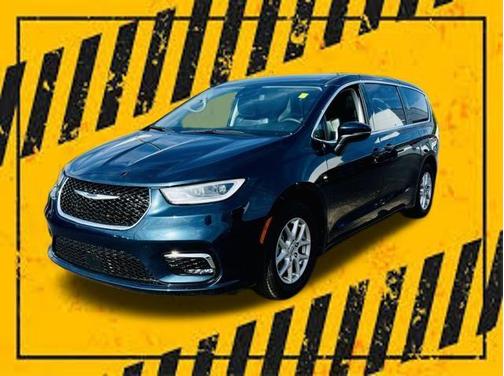 2023 Chrysler Pacifica Touring-L