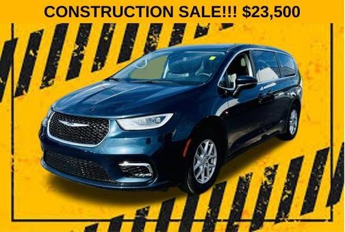 2023 Chrysler Pacifica Touring-L