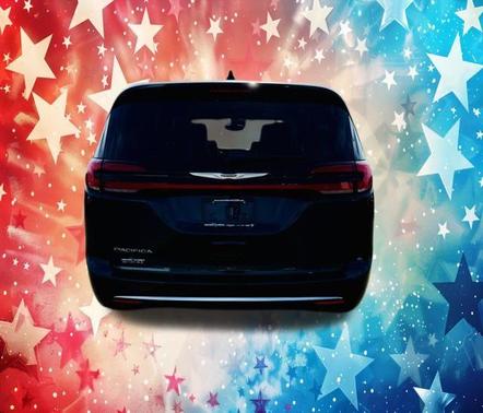 2023 Chrysler Pacifica Touring-L