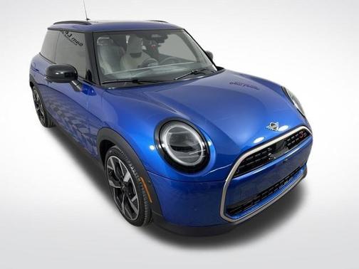 2025 MINI Hardtop ICONIC
