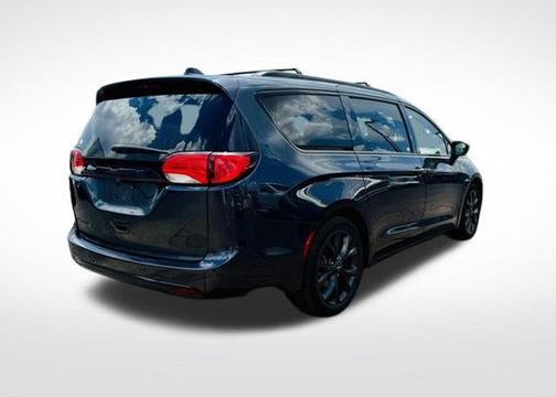 2020 Chrysler Pacifica Touring-L Plus