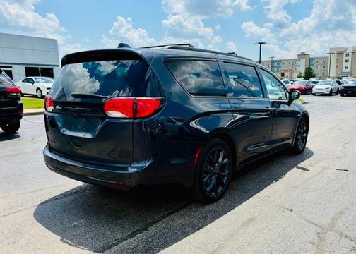 2020 Chrysler Pacifica Touring-L Plus