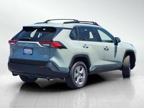 2022 Toyota RAV4 Hybrid XLE