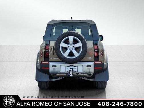 2023 Land Rover Defender SE