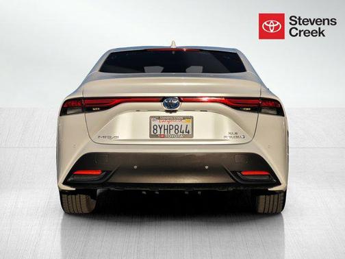 2021 Toyota Mirai Base