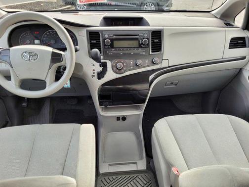 2014 Toyota Sienna L