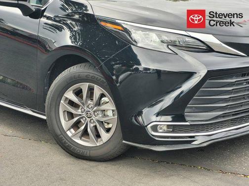 2024 Toyota Sienna XLE 8 Passenger
