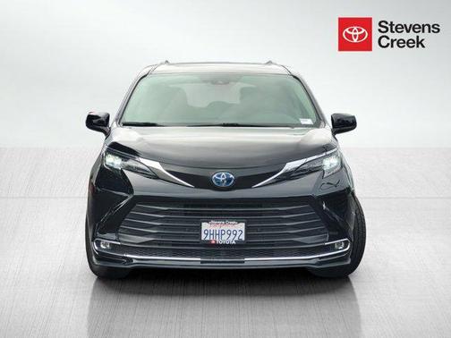 2024 Toyota Sienna XLE 8 Passenger