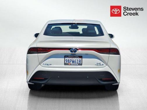 2022 Toyota Mirai Base