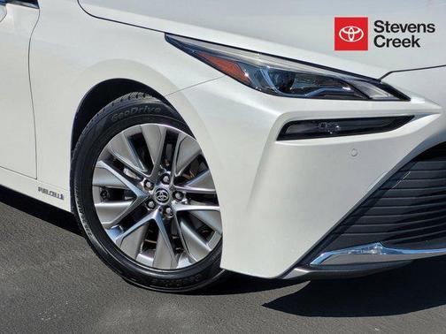 2021 Toyota Mirai Base