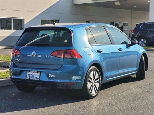 2016 Volkswagen e-Golf SE