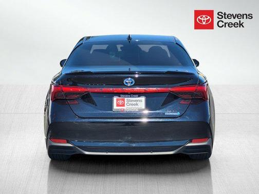 2021 Toyota Avalon Hybrid XSE