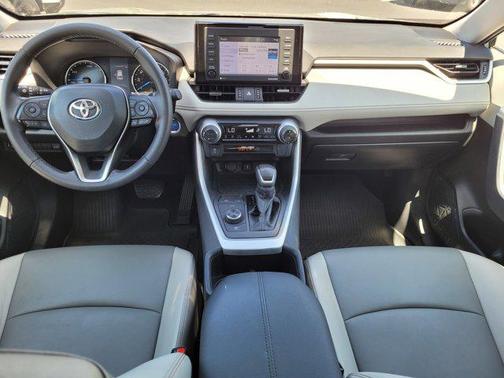 2022 Toyota RAV4 Hybrid XLE Premium