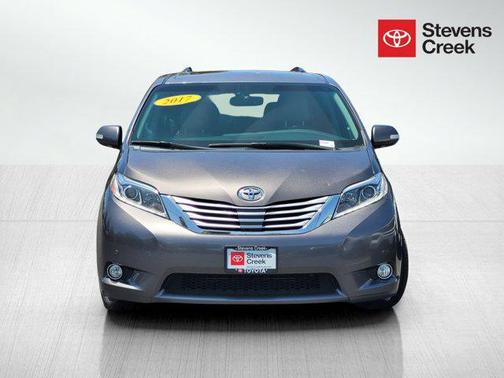 2017 Toyota Sienna XLE