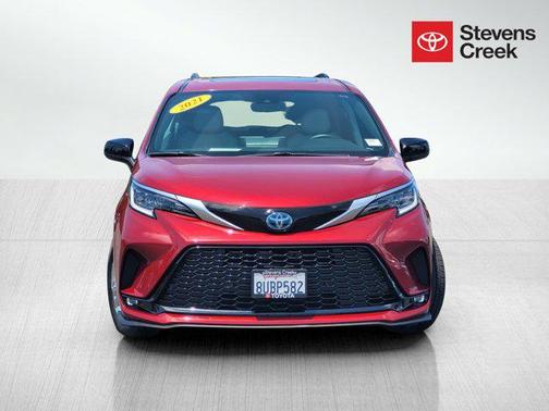 2021 Toyota Sienna XSE 7 Passenger