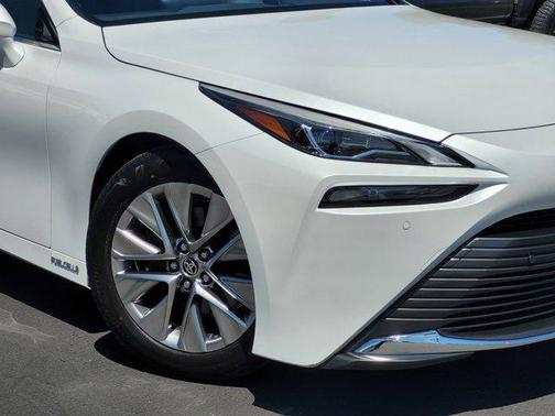2021 Toyota Mirai Base