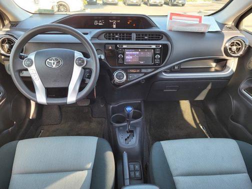 2016 Toyota Prius c Persona Series