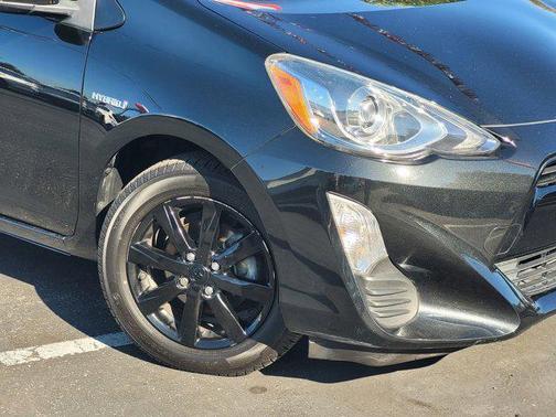 2016 Toyota Prius c Persona Series