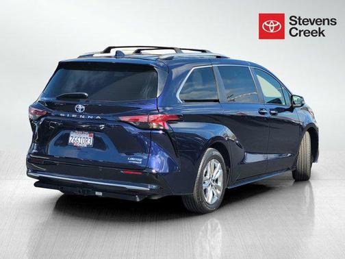 2023 Toyota Sienna Limited