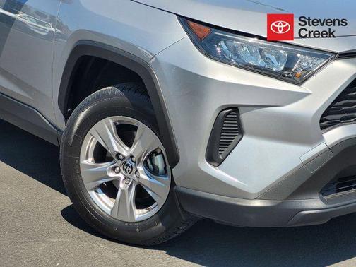 2022 Toyota RAV4 Hybrid LE