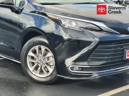 2024 Toyota Sienna XLE 8 Passenger