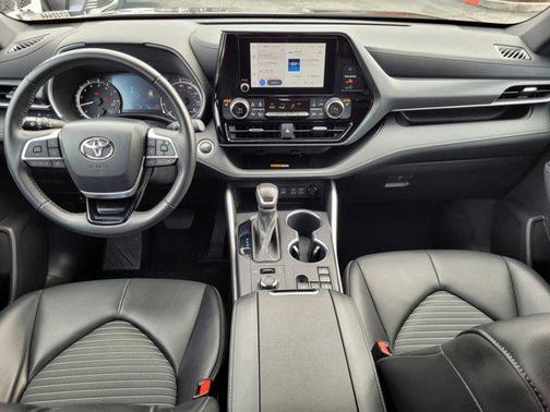 2024 Toyota Highlander XSE