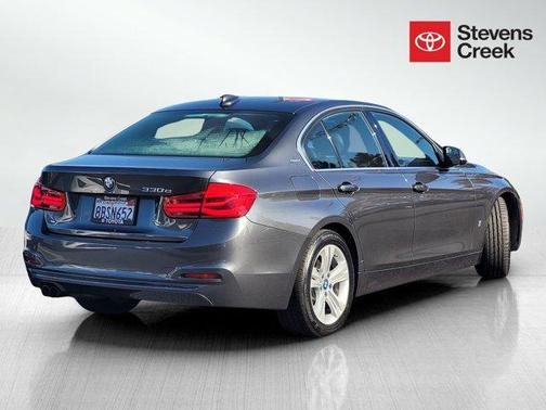 2018 BMW 330e iPerformance