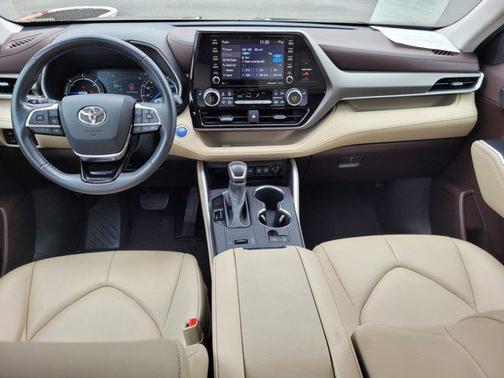 2021 Toyota Highlander Hybrid XLE