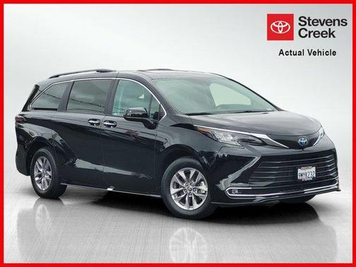 2024 Toyota Sienna XLE