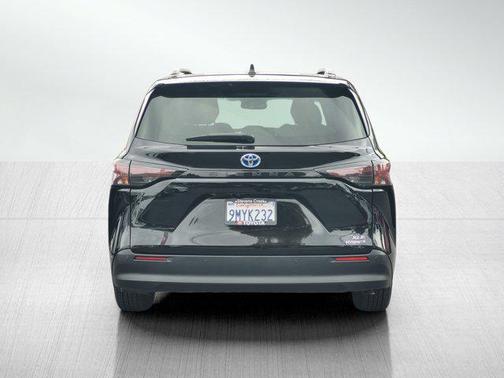 2024 Toyota Sienna XLE