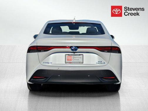 2022 Toyota Mirai Base