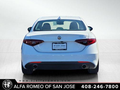 2020 Alfa Romeo Giulia Base