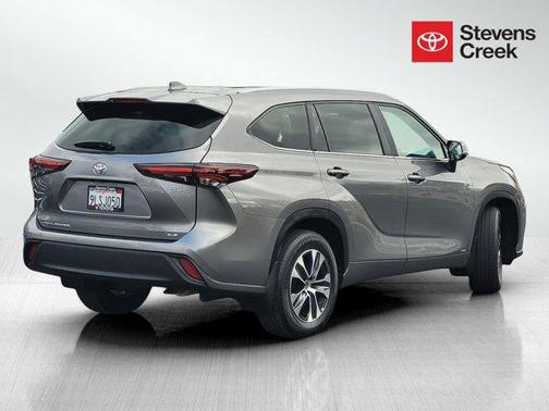 2025 Toyota Highlander Hybrid XLE