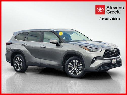 2025 Toyota Highlander Hybrid XLE