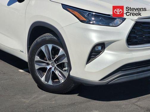 2025 Toyota Highlander Hybrid XLE