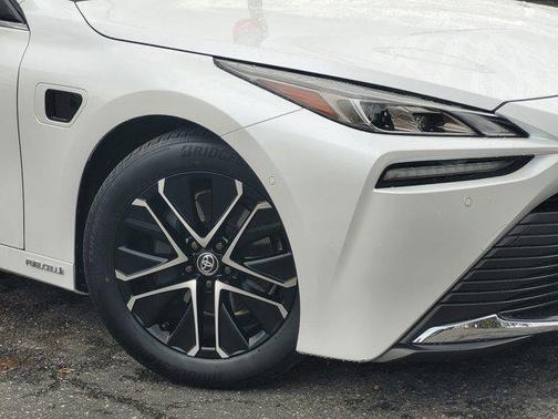 2023 Toyota Mirai Base