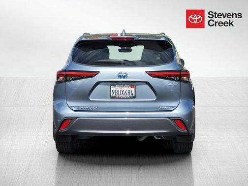 2022 Toyota Highlander Hybrid Limited