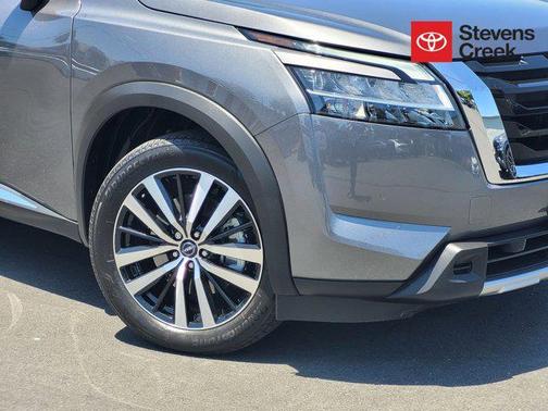 2024 Nissan Pathfinder Platinum 4WD