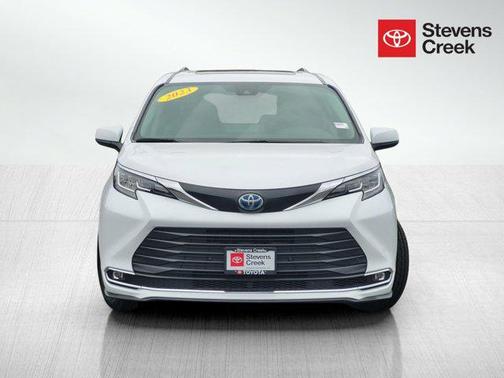 2023 Toyota Sienna XLE 7 Passenger