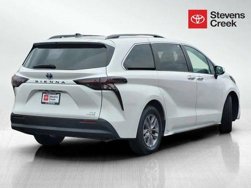 2023 Toyota Sienna XLE 7 Passenger