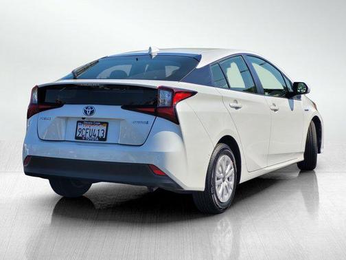2022 Toyota Prius LE