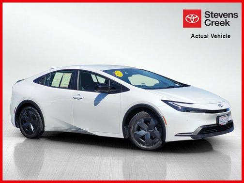 2023 Toyota Prius LE