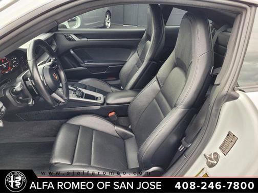 2020 Porsche 911 Carrera