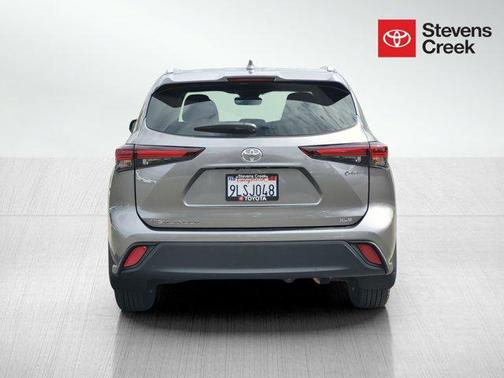 2025 Toyota Highlander Hybrid XLE