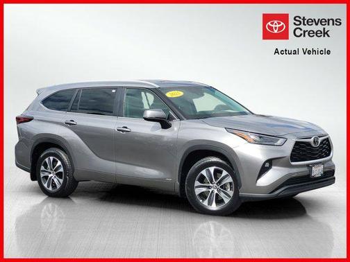 2025 Toyota Highlander Hybrid XLE