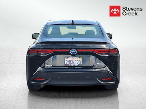 2021 Toyota Mirai Base