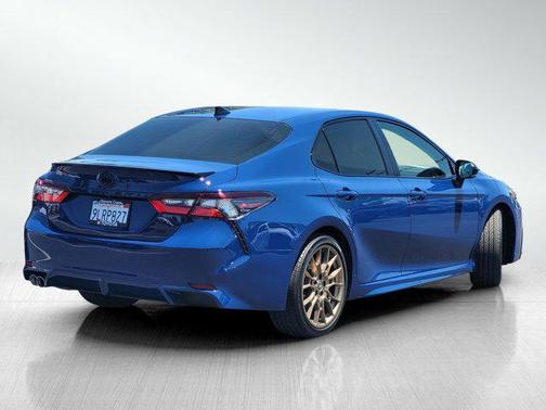 2024 Toyota Camry Hybrid SE